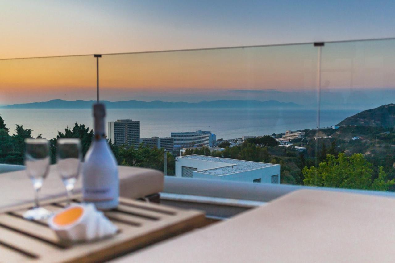 Flyviewflatsgold Privatehottub With Seaview Apartment Ixia  Exterior photo