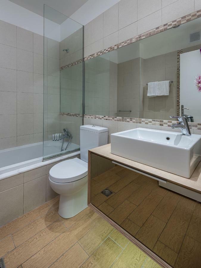 Flyviewflatsgold Privatehottub With Seaview Apartment Ixia  Exterior photo
